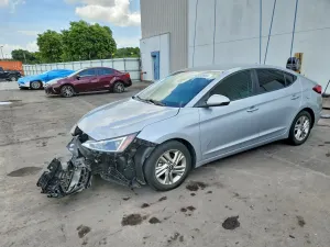 Hyundai Elantra 2.0L 4 2020
