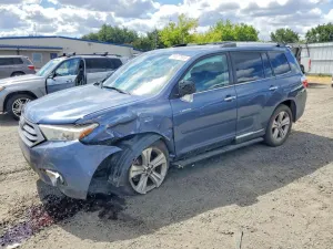 Toyota Highlander 3.5L 6 2013