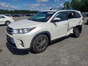 Toyota Highlander 3.5L 6 2019