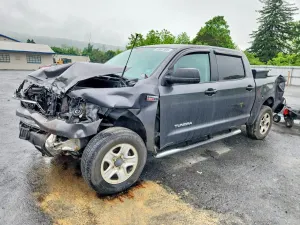Toyota Tundra 5.7L 8 2013