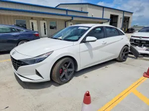 Hyundai Elantra 2.0L 4 2023