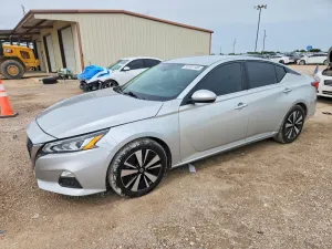 Nissan Altima 2.5L 4 2021
