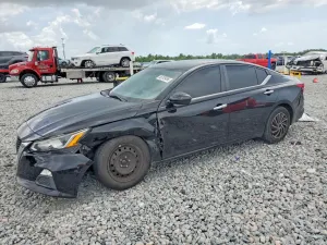 Nissan Altima 2.5L 4 2020