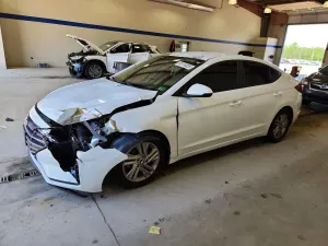 Hyundai Elantra 2.0L 4 2019