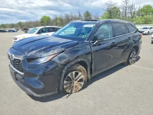 Toyota Highlander 3.5L 6 2021