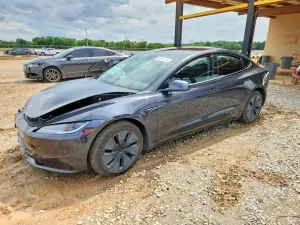 Tesla Model 3 2025