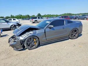 Ford Mustang 5.0L 8 2014