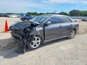 Toyota Corolla 1.8L 4 2013