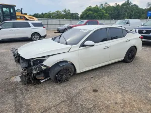 Nissan Altima 2.5L 4 2020