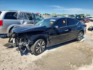 Nissan Altima 2.5L 4 2019
