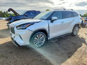 Toyota Highlander 2.4L 4 2025