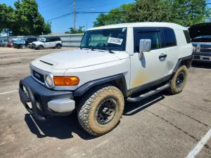 Toyota FJ Cruiser 4.0L 6 2012