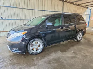 Toyota Sienna 3.5L 6 2017