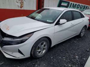 Hyundai Elantra 2.0L 4 2023