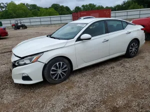 Nissan Altima 2.5L 4 2019