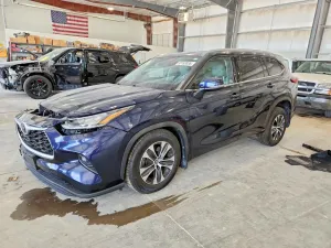 Toyota Highlander 3.5L 6 2020