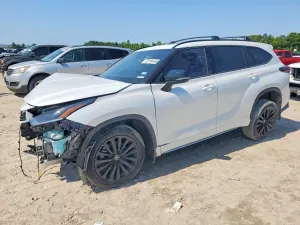Toyota Highlander 2.4L 4 2025