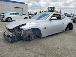 Nissan 370z 3.7L 6 2009