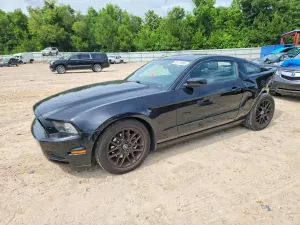 Ford Mustang 3.7L 6 2014
