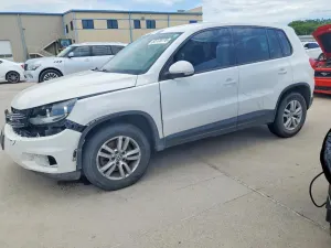 Volkswagen Tiguan 2.0L 4 2013
