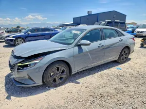 Hyundai Elantra 2.0L 4 2022