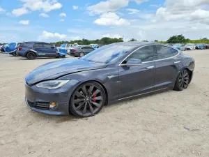 Tesla Model S 2016