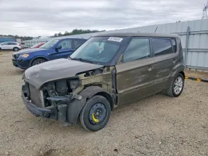 Kia Soul 2.0L 4 2013