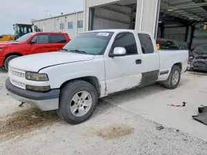 Chevrolet Silverado 1500 4.3L 6 1999
