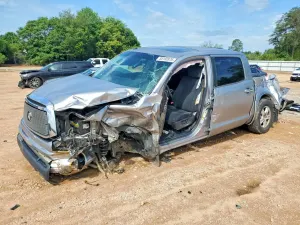 Toyota Tundra 5.7L 8 2013