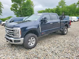 Ford F-350 6.7L 8 2025