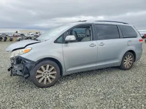 Toyota Sienna 3.5L 6 2014
