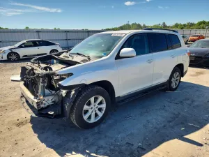 Toyota Highlander 3.5L 6 2013