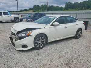 Nissan Altima 2.5L 4 2020