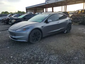Tesla Model 3 2025