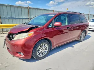 Toyota Sienna 3.5L 6 2013
