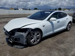 Tesla Model S 2012