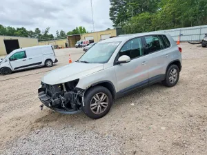 Volkswagen Tiguan 2.0L 4 2012
