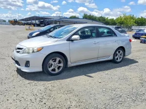 Toyota Corolla 1.8L 4 2013