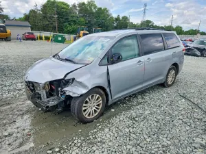 Toyota Sienna 3.5L 6 2014
