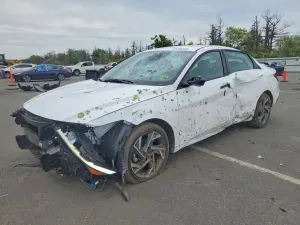 Hyundai Elantra 2.0L 4 2025
