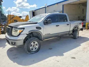 Nissan Titan 5.6L 8 2017