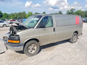 GMC Savana 6.0L 8 2003
