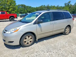 Toyota Sienna 3.5L 6 2010