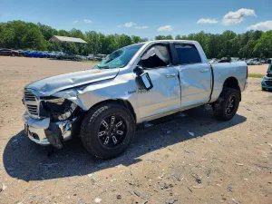 RAM 1500 5.7L 8 2015