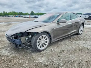 Tesla Model S 2016