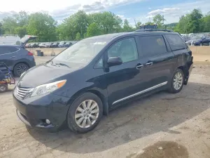 Toyota Sienna 3.5L 6 2015