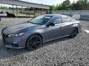 Nissan Altima SR 2.5L 4 2022