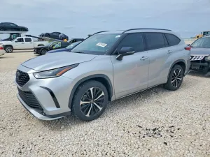 Toyota Highlander 3.5L 6 2021