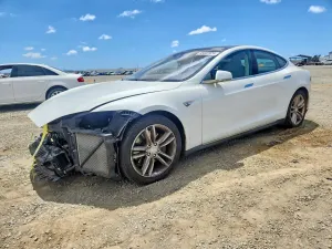 Tesla Model S 2015
