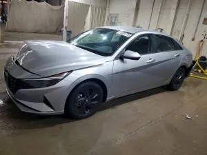 Hyundai Elantra 2.0L 4 2021